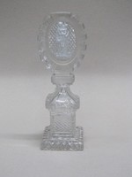 Geschliffener Kristallglasständer mit eingeglaster Paste: Maria mit Kind
