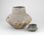 komplett erhaltenes Keramikgefäß: Zylinderhalsgefäß