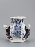 Vase mit Griffen in Form von Chinesenknaben