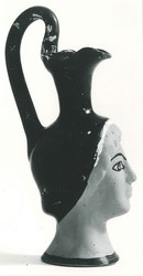 Kanne (Oinochoe) in Form eines Frauenkopfes