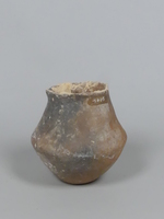 vollständig erhaltenes Gefäß: Töpfchen