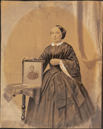 Bildnis der Frau Bäumler mit dem Bild ihres Gemahls, des Leibarztes des Kurprinzen Wilhelm