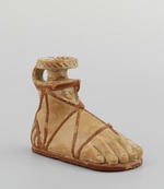 Salbgefäß: männlicher (?) Fuß mit Sandale