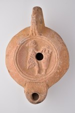 Lampe mit Rundschnauze Typ VIII: Mann mit Amphora nach rechts - IVNORC