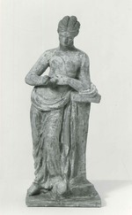 Aphrodite, mit rechtem Arm viereckiges Täfelchen erhebend