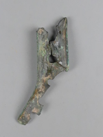 Fragment eines bronzenen Griffzungenschwertes