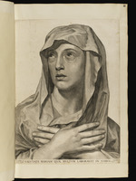 Maria mit vor der Brust gekreuzten Händen