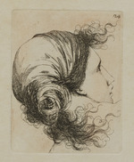 Kopf einer jungen Frau mit Kopftuch, nach rechts blickend, von hinten gesehen