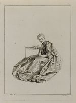 Sitzende Frau mit geschlossenem Fächer im Profil nach links, den Kopf zum Betrachter gewandt