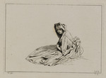 Auf dem Boden sitzende Frau mit Schleier, nach links gewandt