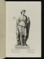 Statue eines Mädchens in Schäferkleidung
