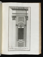 Fenster des zweiten Geschosses in einer Nebenachse der Fassade des Oratoriums des Hl. Filippo Neri