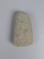 Steinbeil (Dechsel) aus Basalt