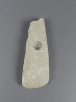 fragmentiertes Steinbeil (kleiner Dechsel)