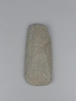 Steinbeil (Dechsel) aus Amphibolith