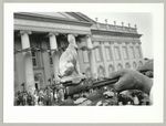 Aktion Einschmelzung der Kopie der Krone Zar Iwan des Schrecklichen, der Goldhase, Fotodokumentation "7000 Eichen", documenta 7