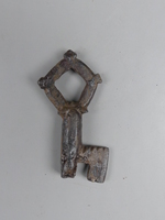 restaurierter kleiner eiserner Schlüssel