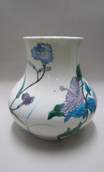 Vase mit Blütendekor