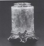 Kristallglas auf Silbersockel mitt Glasschnitt im Stil Louis XV.