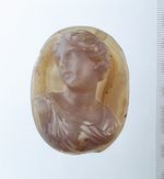 Weibliches Brustbild