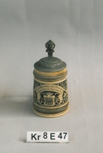 Bierkrug mit Zinndeckel