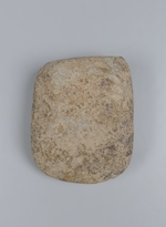 fragmentiertes Steinbeil aus Basalt